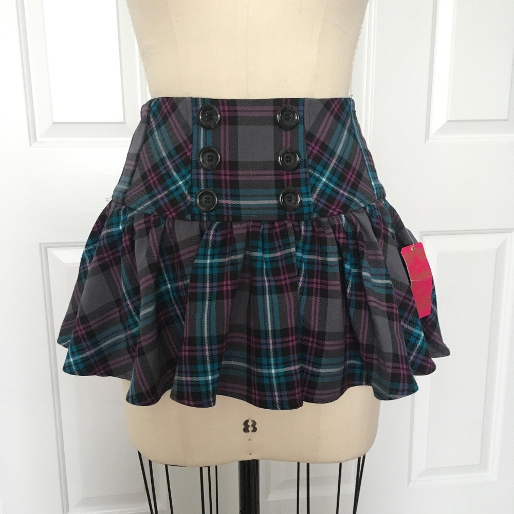 Candie’s Juniors Plaid Mini Skirt
